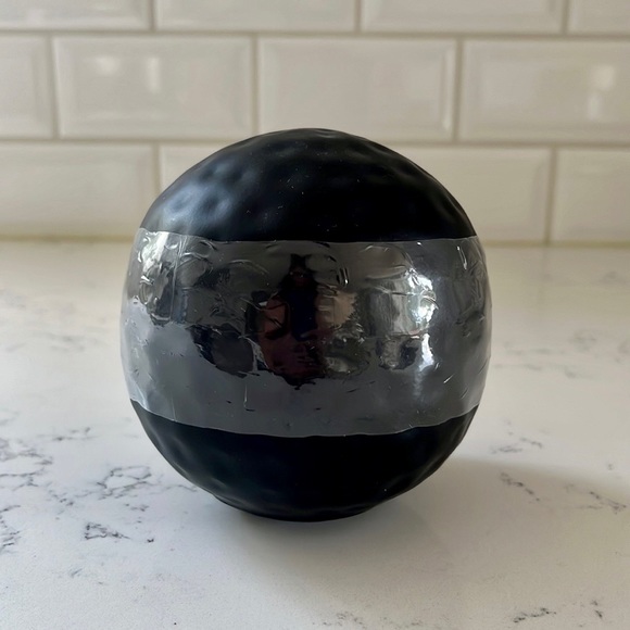 Black Hammered ceramic decorative sphere - Picture 4 of 11